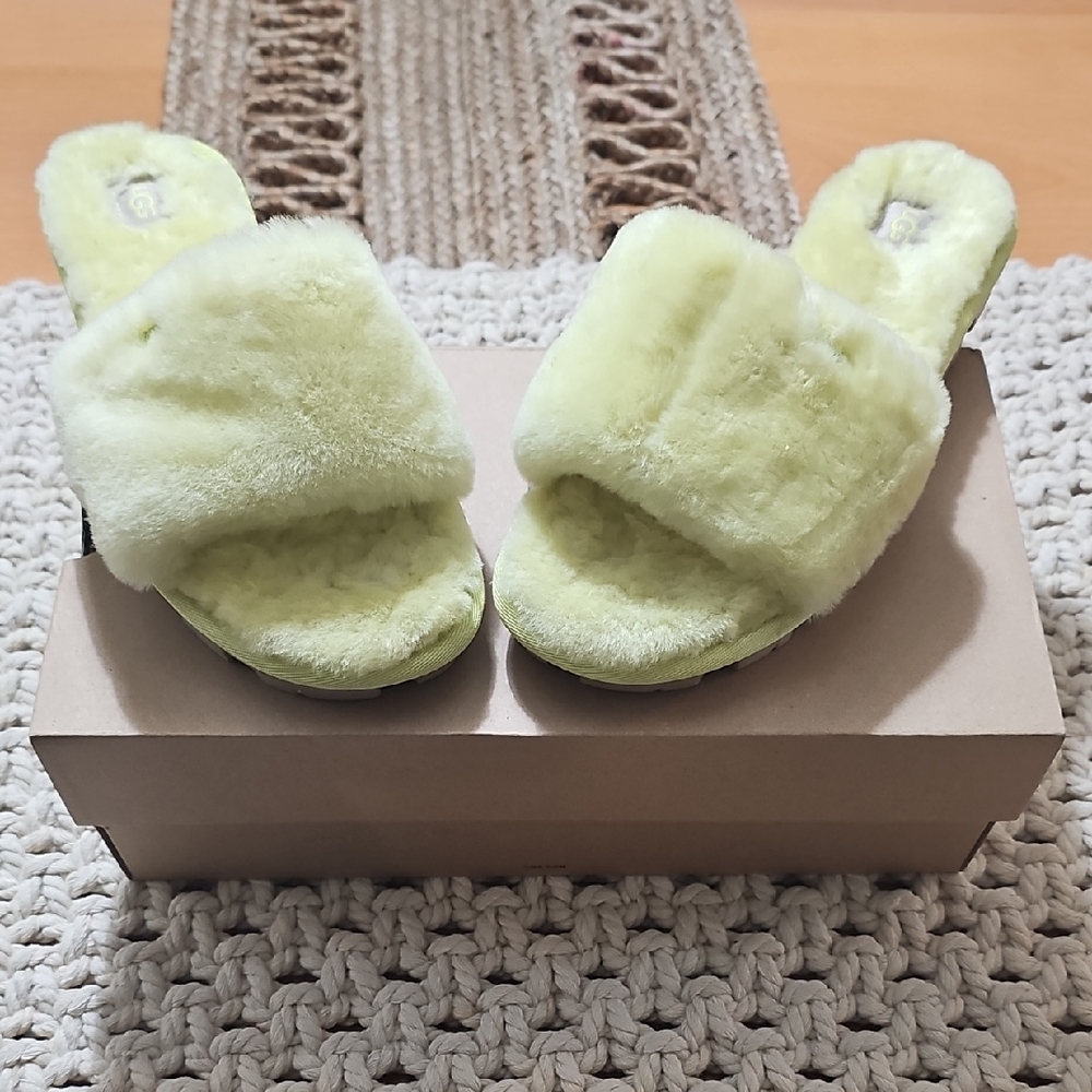 Cozy UGG Yellow / Lime Green Fuzzy Slippers.  Size 9. Worn around house.